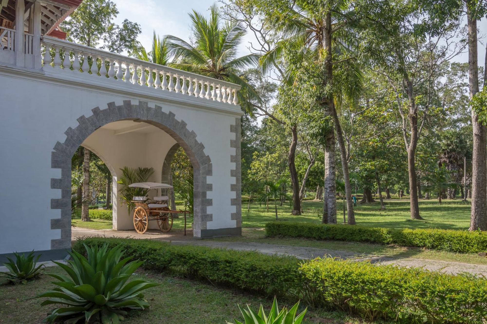 The Sanctuary At Tissawewa Hotel Anuradhapura Kültér fotó